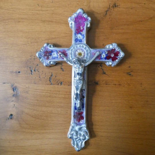 Baroque Wall Small Crucifix w/ Pressed Flowers 7.5" - Image 5