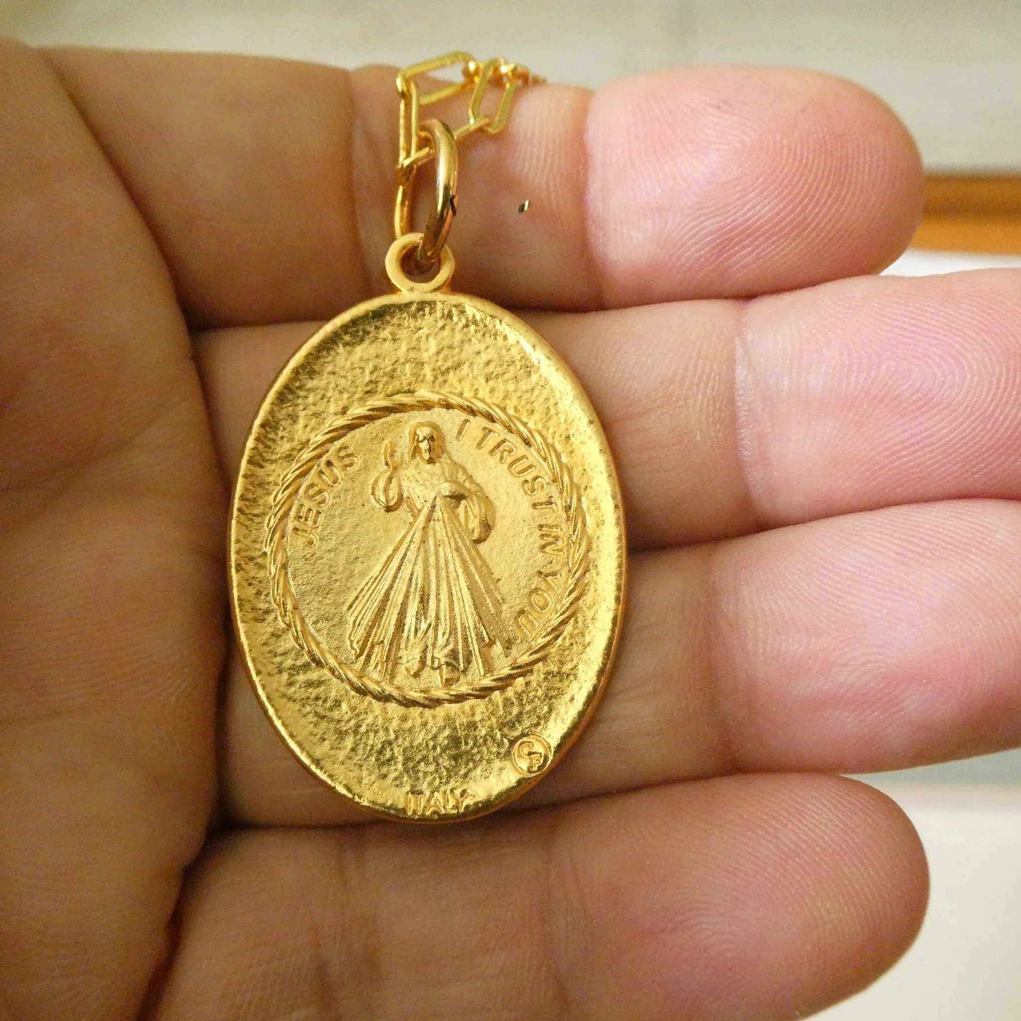 Gold-Plated Virgin Mary and Divine Mercy Necklace 22-inch - Image 7