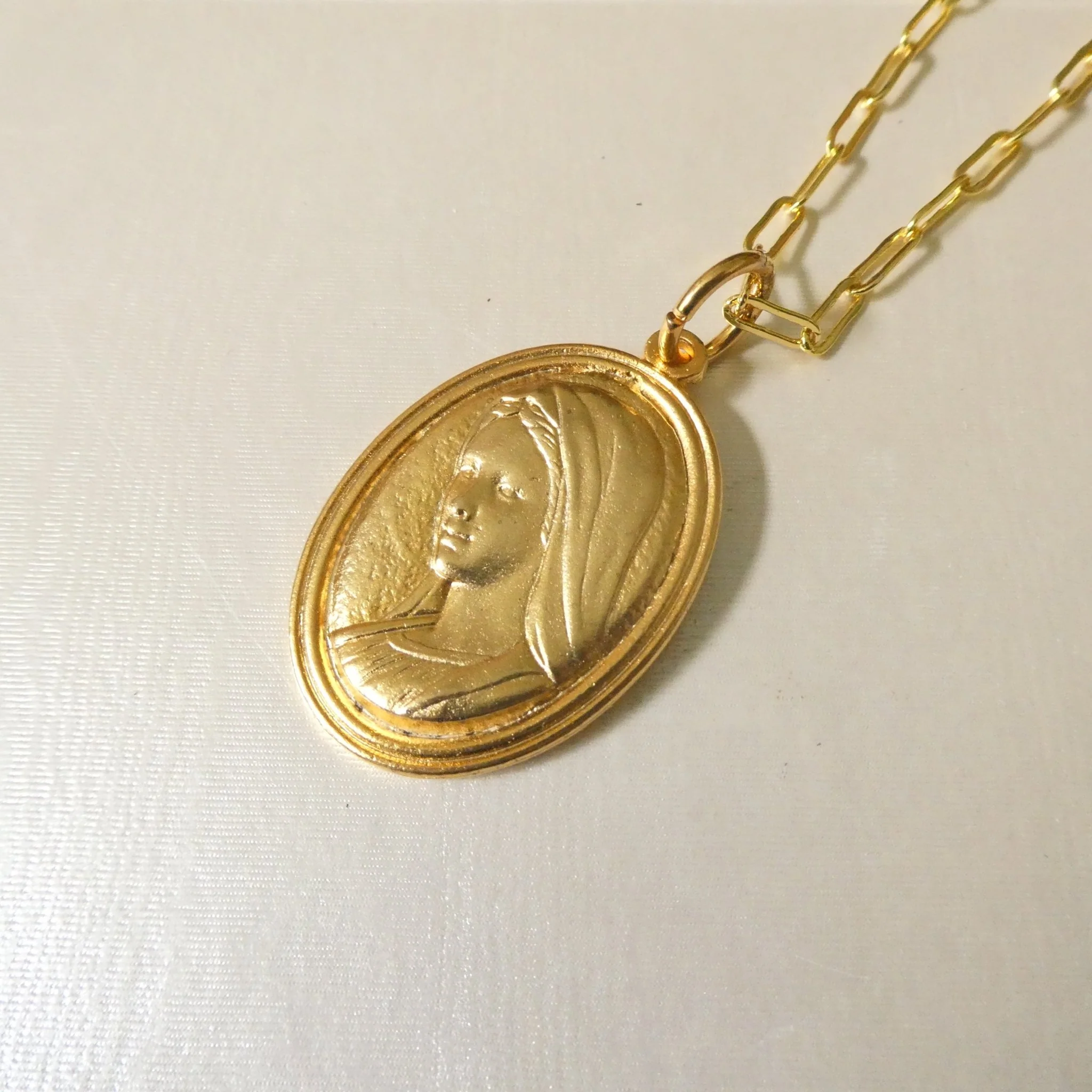 Gold-Plated Virgin Mary and Divine Mercy Necklace 22-inch - Image 8