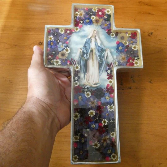 Our Lady of Grace Grand Wall Cross w/ Pressed Flowers 11" - Image 5