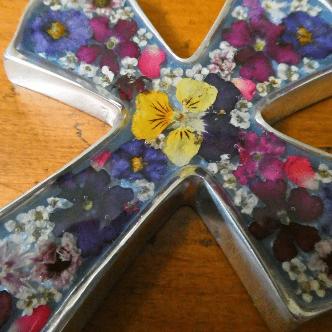 Pressed Flower Atlanta Cross 6" - Image 3
