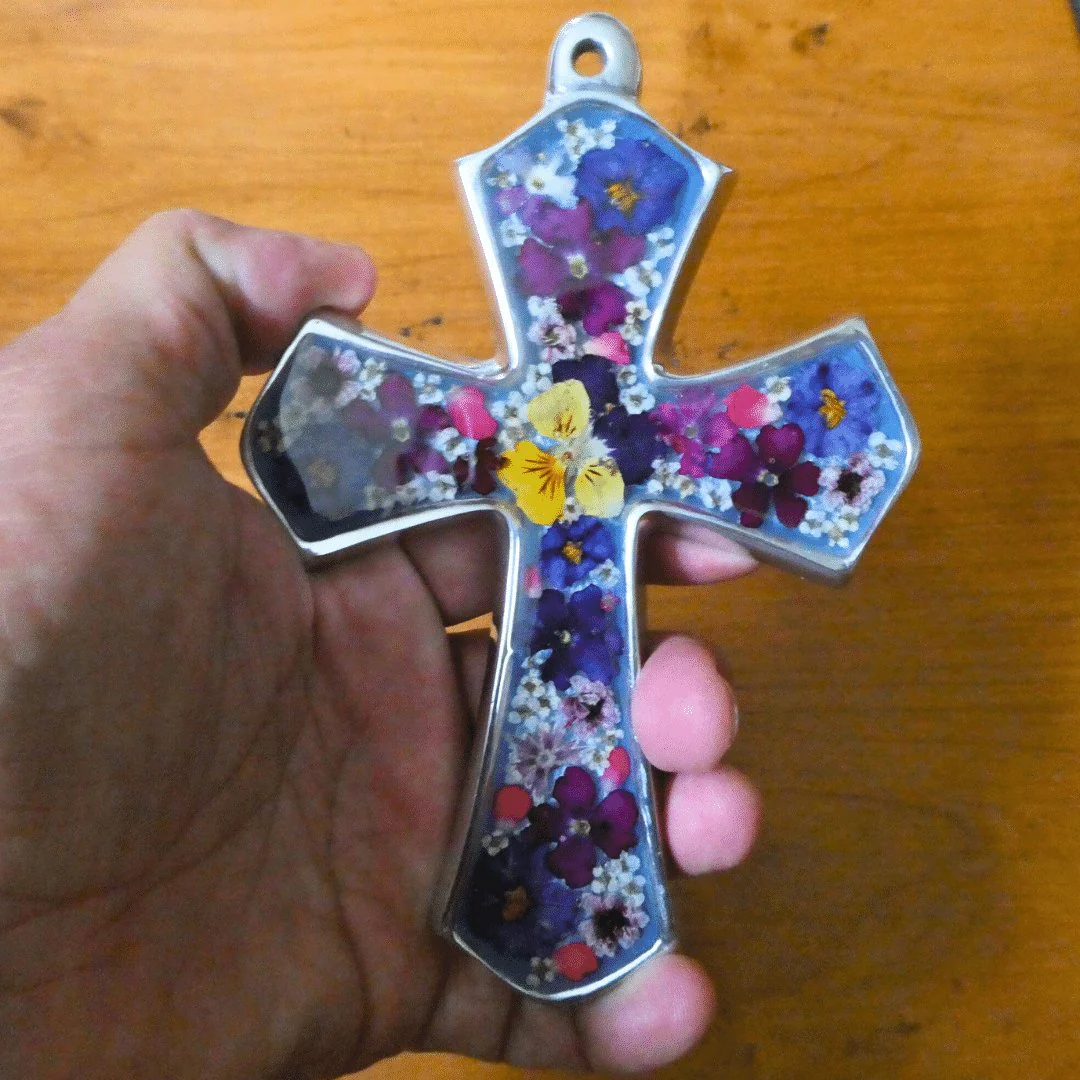 Pressed Flower Atlanta Cross 6" - Image 4