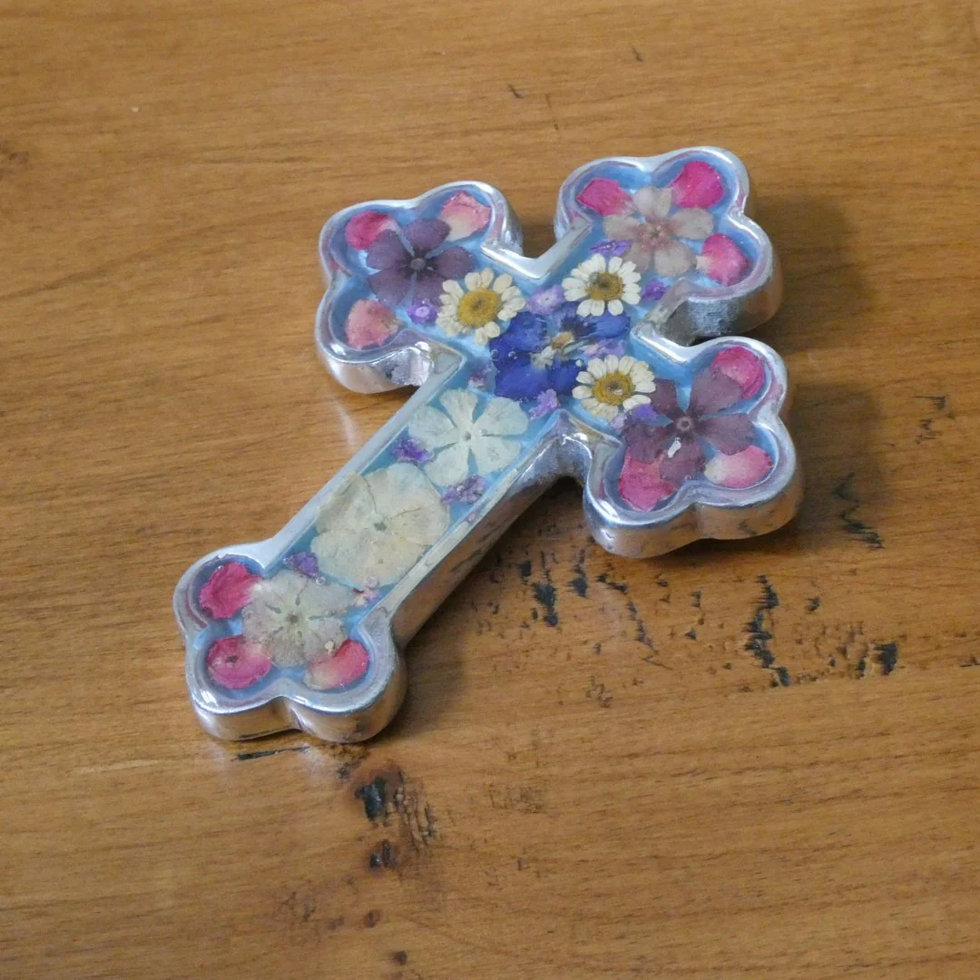 Small Baroque Cross w/ Pressed Flowers 4.5" - Image 5