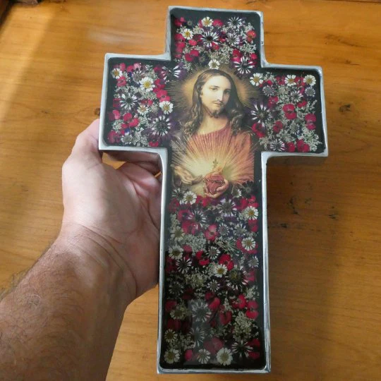 Sacred Heart Grand Wall Cross w/ Pressed Flowers 11" - Image 3