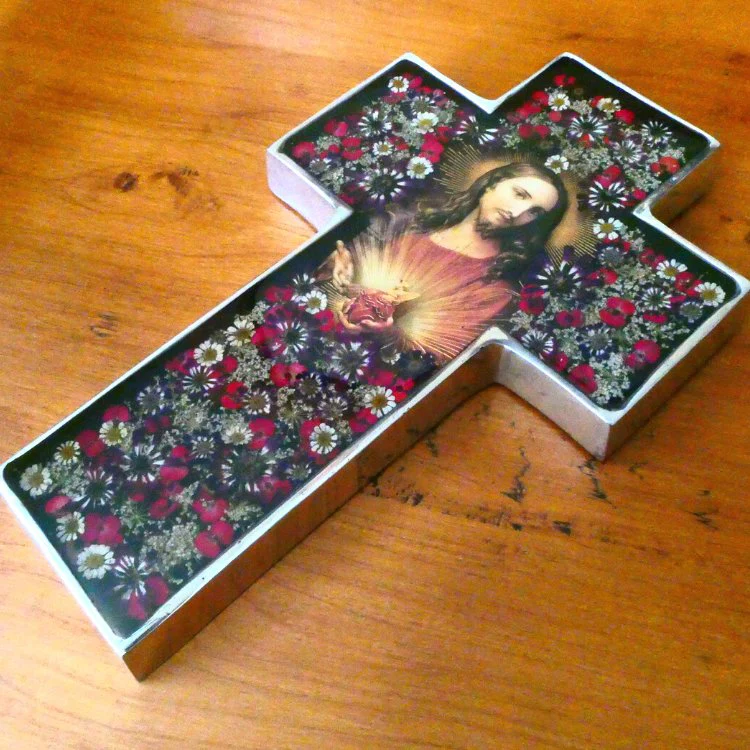 Sacred Heart Grand Wall Cross w/ Pressed Flowers 11" - Image 4
