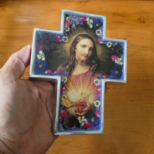 Sacred Heart Wide Wall Cross w/ Pressed Flowers 6.5" - Image 3