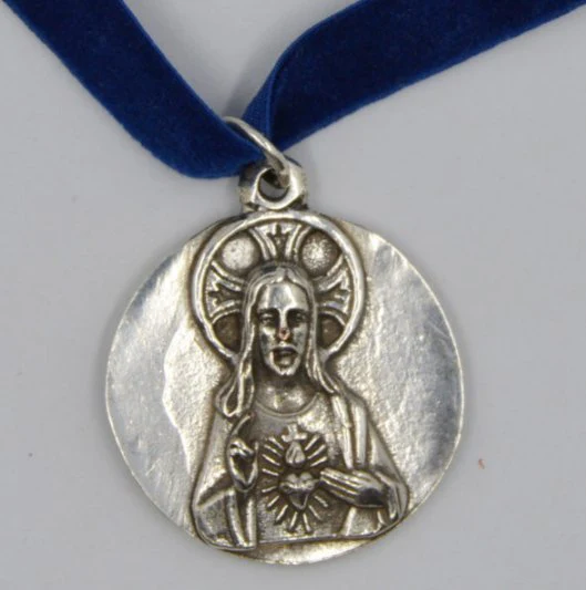 Silver-Plated Sacred Heart of Jesus Velvet Necklace 18-inch - Image 3
