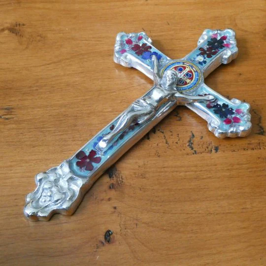 Baroque Wall Small Crucifix w/ Pressed Flowers & St. Benedict Medal 7.5" - Image 5