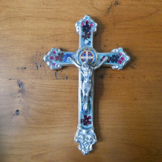 Baroque Wall Small Crucifix w/ Pressed Flowers & St. Benedict Medal 7.5" - Image 6