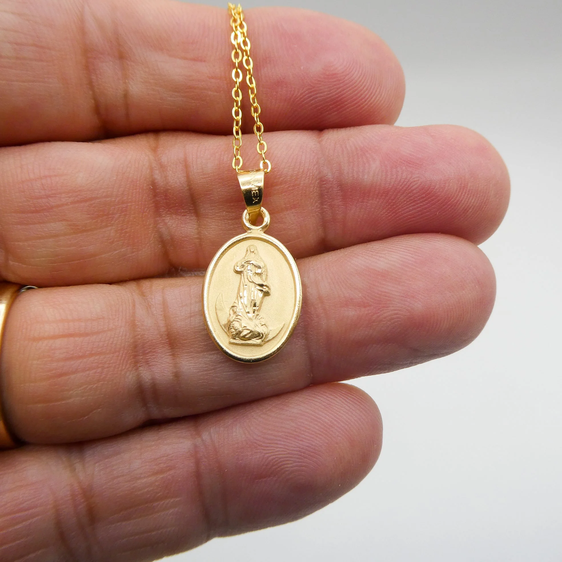 Gold Virgin Mary Oval Necklace 18-inch - Image 4