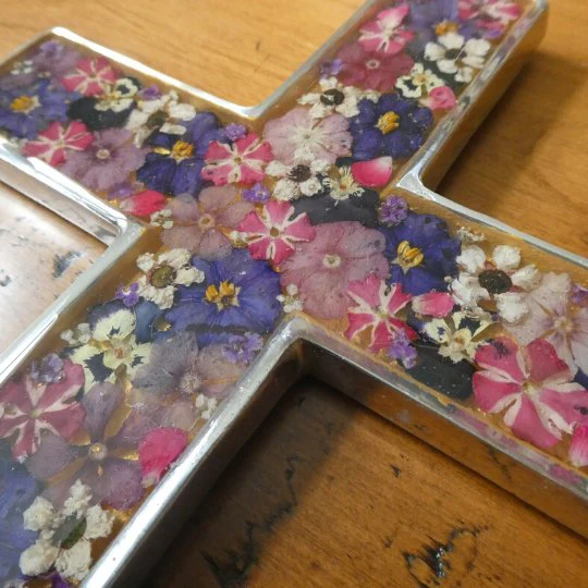 Wall Cross with Pressed Flowers 10" - Image 6